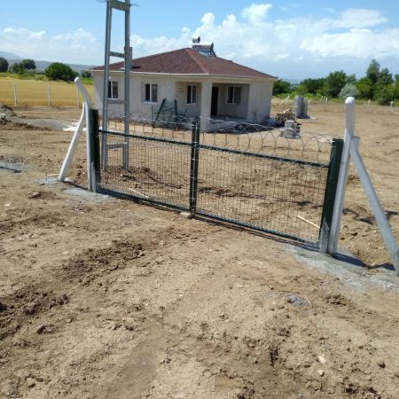 KANATLI KAPI ÜZERİ JİLETLİ TEL